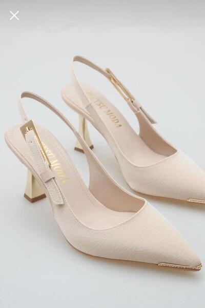 yezy shoes Thin Heeled Stiletto with Metal Accessory Detail