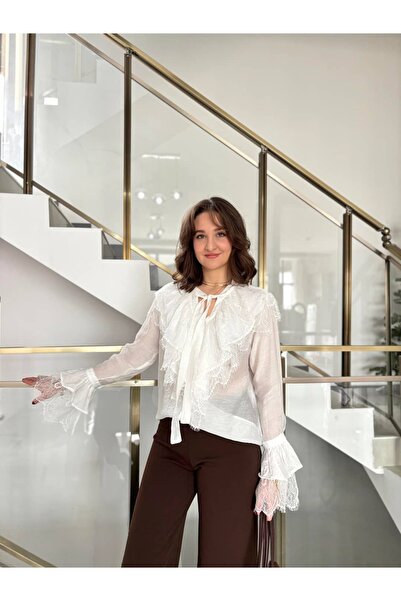 Sude Kızanlıklı Collar and Sleeve Lace Ruffle Detailed Shirt