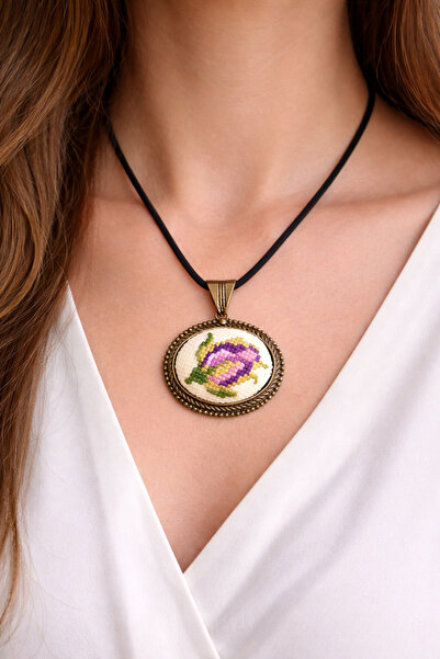 EL YAPIMI Channel-Style Embroidered Necklace - Authentic Design