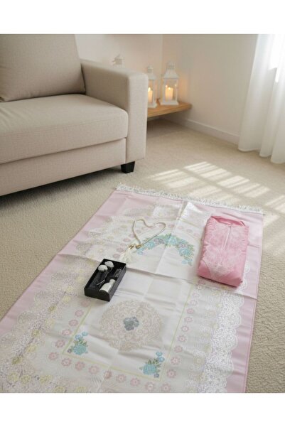 Fashion Details Women's 4-piece set, luxurious rose pattern and decorative de...