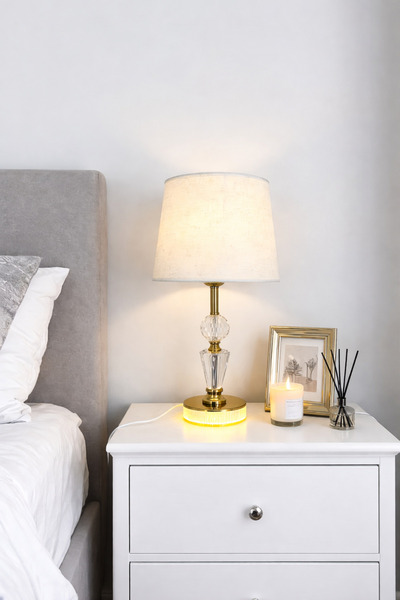 SADANHOME مصباح طاولة أنيق بإضاءة دافئة ولمسة فاخرة