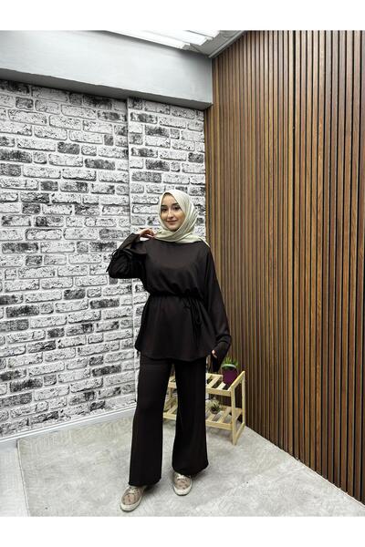 Rema Seasonal Women's Two-Piece Suit with Cuffs and Waist Detailing