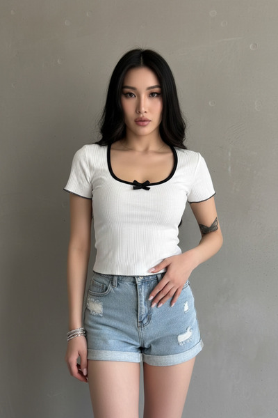 Mouillé Crop Biye Detaylı Havuz Yaka Crop Bluz Likralı Crop