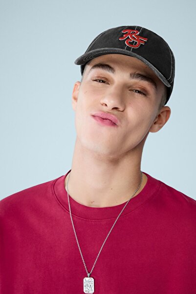 Bershka İŞLEMELİ ŞAPKA