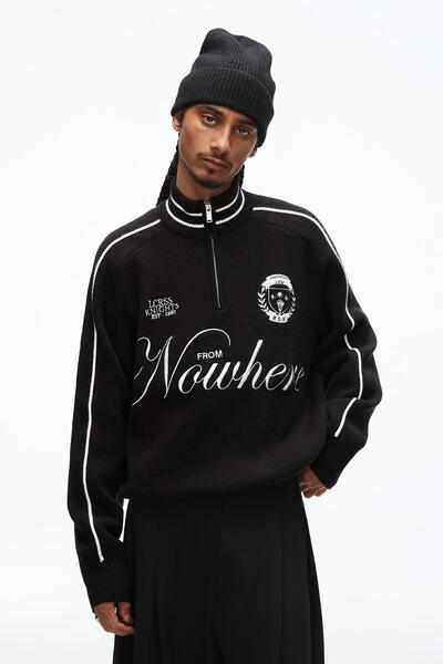 Bershka Fermuar yakalı nakışlı kazak