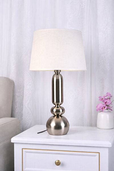 SADANHOME An elegant table lamp with warm lighting and a touch of luxury.