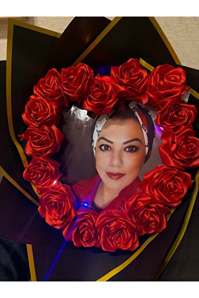 ADA HOME COLLECTION SHOP KADINLAR GÜNÜ İÇİN KİŞİYE ÖZEL RESİMLİ SATEN GÜLLÜ L...