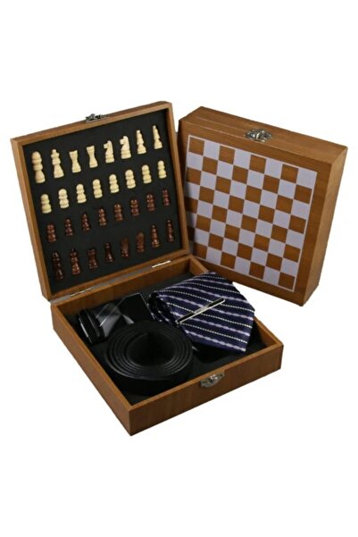 velve VLV set, wooden box with chess pieces, belt and tie, 18x5 cm