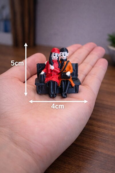 Yerli Bankta Oturan Çift – Mini Dekoratif Figür Teraryum& Sukulent & Dioram&M...