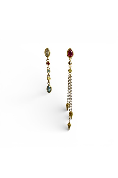Saras Jewels Asimetrik Saçaklı Küpe