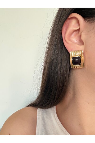 Charmist أقراط من الفولاذ الذهبي على شكل زهرة الزنبق باللون الأسود