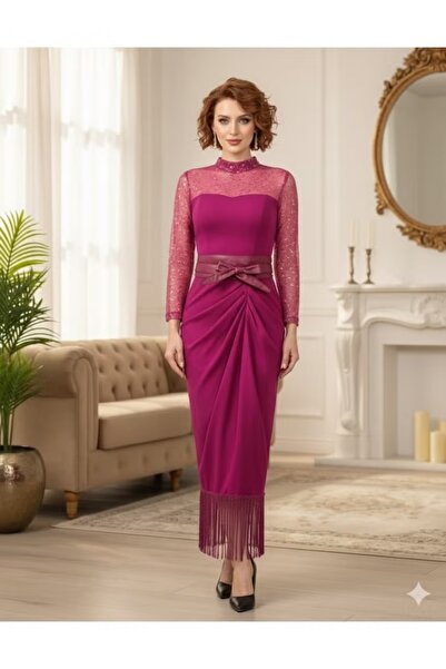 FULLJOY An elegant evening dress with a sophisticated design, featuring a she...