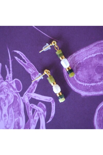 B Design jewelry أقراط من حجر اليشم الليلكي واللؤلؤ