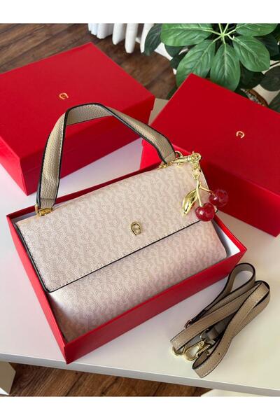 GGGG Bags with their accessories