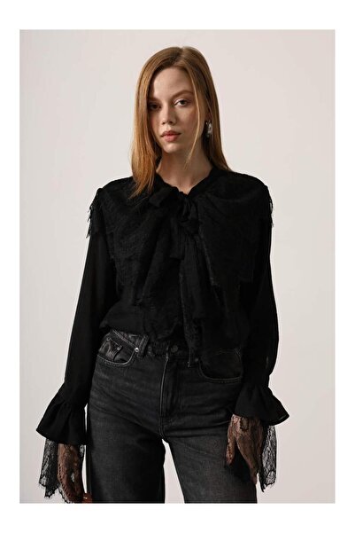 Coral Kolları Ve Önü Dantelli Gömlek 34512 Siyah