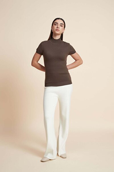 Yola Solid Color High Neck Short Blouse