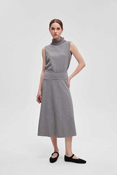 Livia تنورة ميدي واسعة سادة