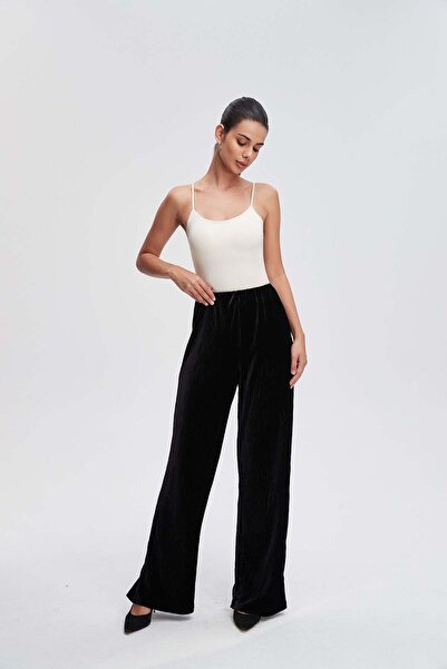 Livia بنطال طويل واسع الساقين بلون موحد