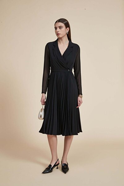 Yola Black Solid Midi Belted Dress