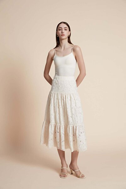 Yola تنورة ميدي واسعة من الدانتيل