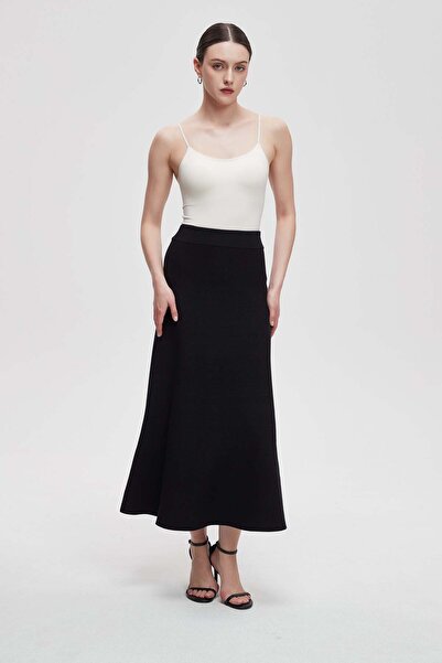 Livia Solid Midi Skirt with a Flared Cut