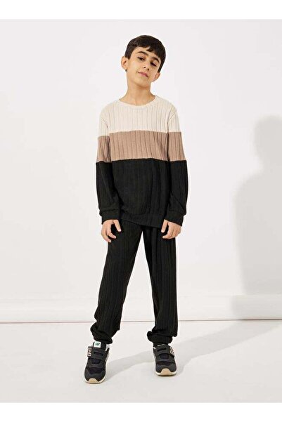 Styli طقم سويت شيرت وبنطال رياضي بتفاصيل رقعة مضلعة ملونة