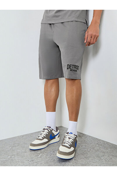 Styli Men Grey Detroit Graphic Oversized Shorts