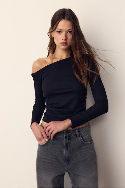 Stradivarius Asymmetric T-shirt with gathered detail