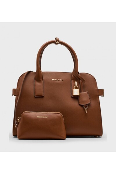 Anne Klein حقيبة كتف مزينة بشعار العلامة التجارية مع محفظة