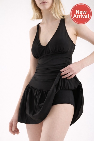 TheyYou Γυναικείο Αθλητικό Φόρεμα με Μαύρο Ζαρτιέρες και Φούστα