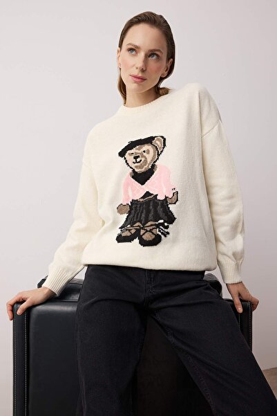 Trendyol Collection Ecru Wide Fit Crew Neck Teddy Bear Knit Sweater Twoaw26Kz...