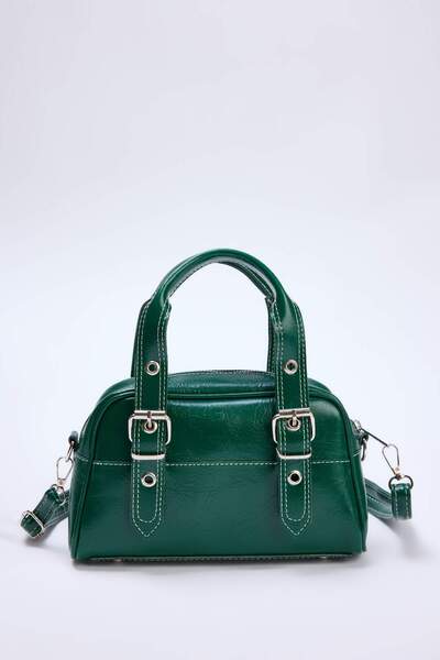 TRENDYOL SHOES حقيبة يد وكتف صغيرة للنساء من درزة بارزة بلون مختلف قطع باللون...