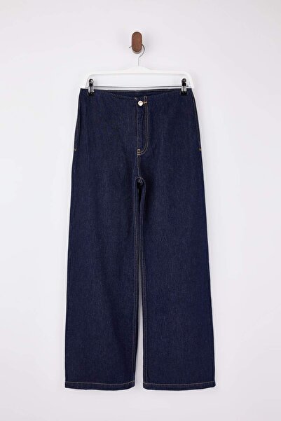 Trendyol Kollektion Dunkelblaue, drapierte Jeans mit Gürteldetail, normaler T...