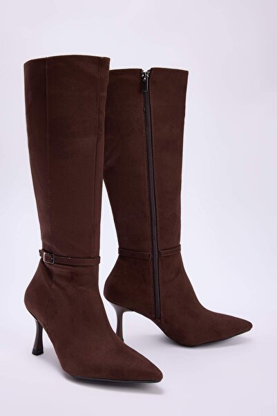 TRENDYOL SHOES Hellbraune Wildlederstiefel mit Bandverschluss und spitzer Zeh...