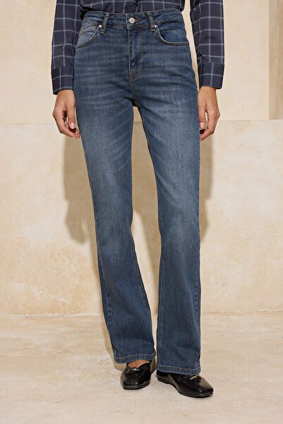 Trendyol Collection Plave traperice sa regularnim strukom i blago rastegljavi...