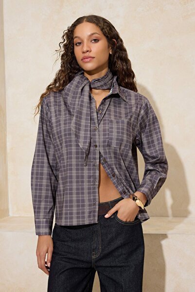 ترينديول كوليكشن قميص متعدد الألوان - بني مع تفاصيل وشاح TWOSS26GO00008