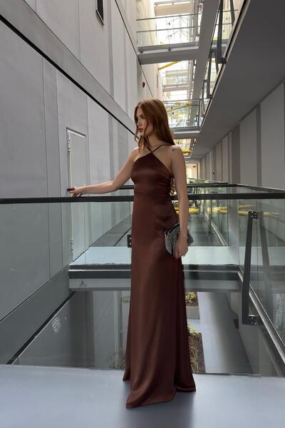 Angel Mia Rochie Holly din satin maro