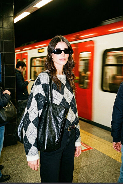 Lela Baklava Patterned Oversized Crew Neck Soft Textured Sweater Sweater 4616262