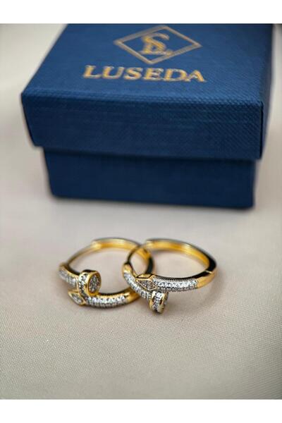 Luseda أقراط دائرية مرصعة بأحجار الزركون الذهبية اللون