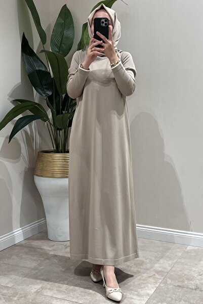 MISS DALIDA فستان مع تفاصيل خط العنق والكاحل