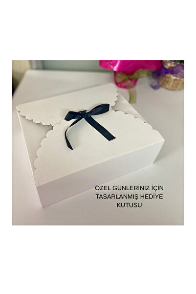 NRS BEYAZ HEDİYELİK KUTU SİYAH KURDALELİ KUTU