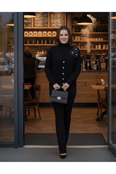 URUMDAY Women's V-Neck Embroidered Buttoned Knitwear Cardigan