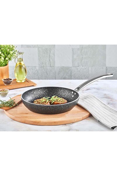 Kahramanlar مقلاة جرانيت 22 سم