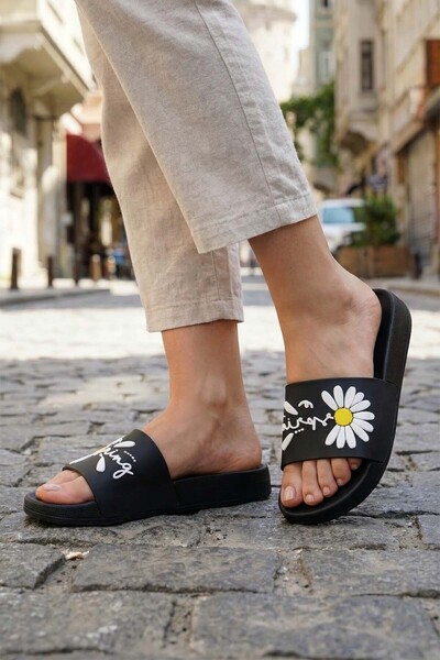 GEZER Women's Summer Daisy Design Pu Comfortable Sole Home Bathroom Pool Beac...