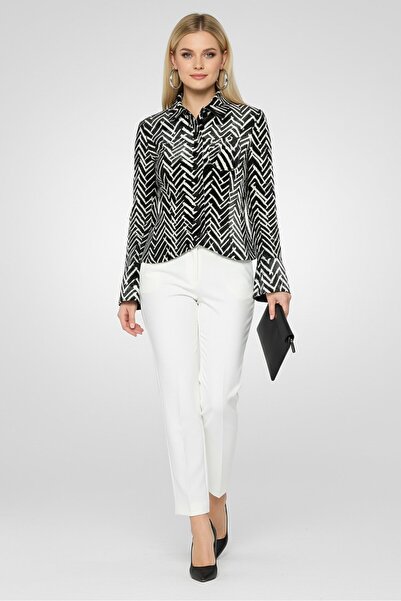 Emporio Armani بليزر نسائي شبه رسمي بقصة عادية ونقشة متعرجة، أسود