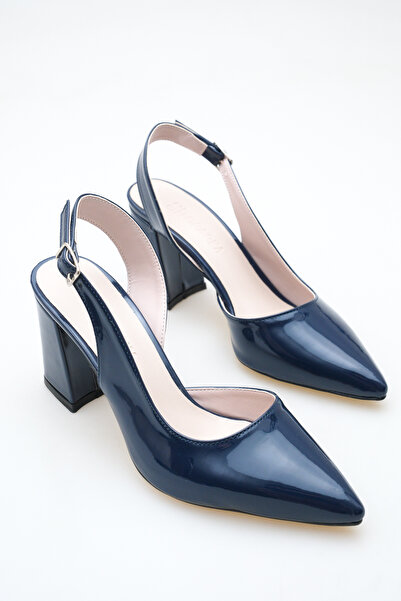 Shoesers Kadın Rugan Kumaşlı Asimetrik Bantlı Sivri Burunlu Kalın Topuklu Aya...