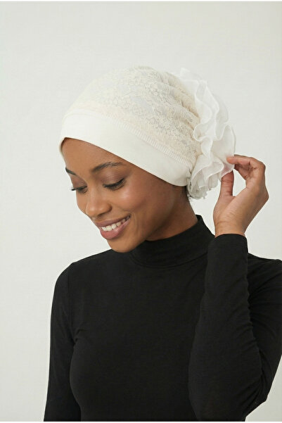 fidan bone غطاء رأس مكشكش من الأمام حواف أسطوانية كريمي اللون جاهز للارتداء م...