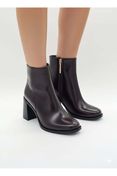 Luvesta Shoes حذاء نسائي أنيق بكعب عريض باللون البني المر