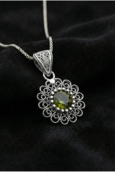 Roza Silver Ağustos Peridot Doğum Taşı Çiçek Motifli Telkari Gümüş Kolye