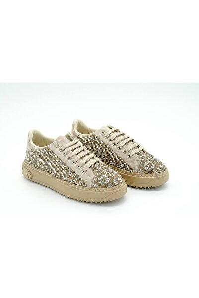 Luvesta Shoes حذاء لوفستا الرياضي باللون البيج